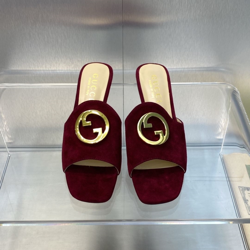 G*u*i slippers